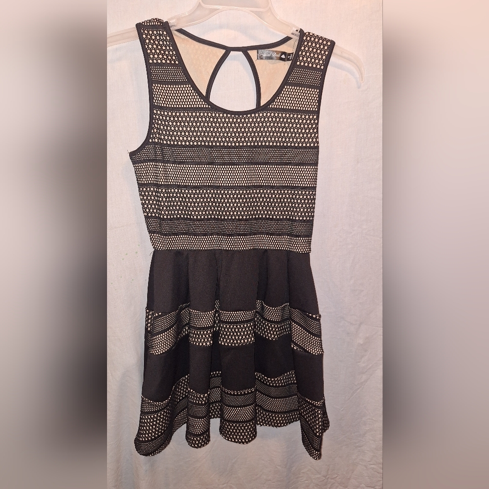 CRYSTAL DOLL -Elegant Black and Cream Sleeveless Dress